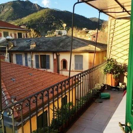 Al Castello Apartment Леванто Екстериор снимка