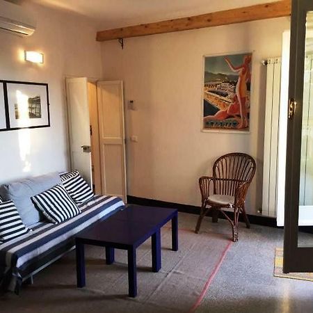Al Castello Apartment Леванто Екстериор снимка