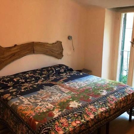 Al Castello Apartment Леванто Екстериор снимка